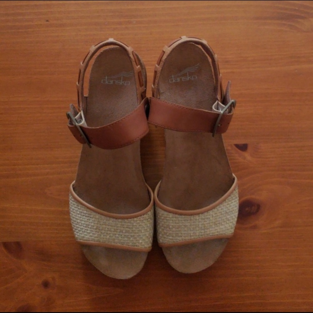 Dansko Heels size 38 Tan